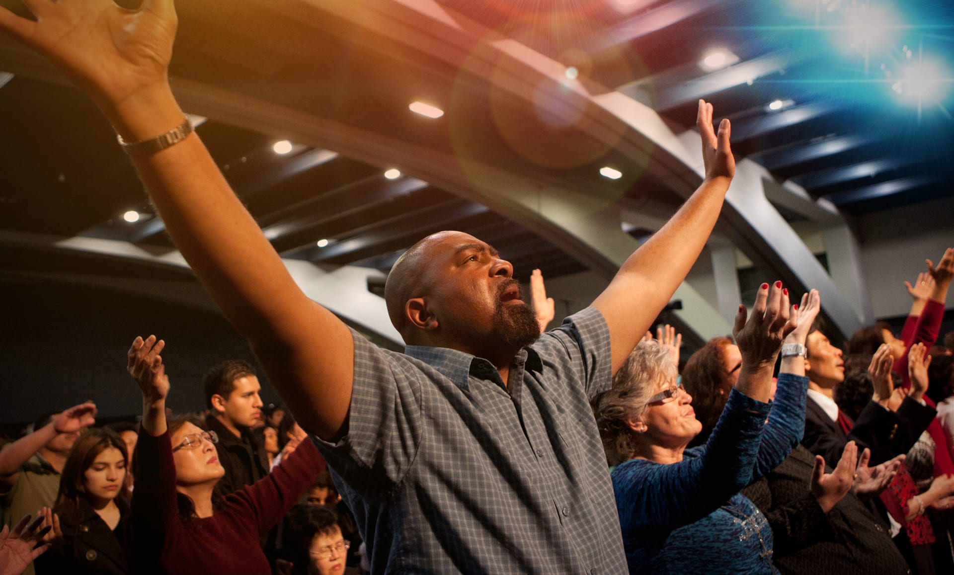 holy spirit benny hinn People Worshiping at Benny Hinn Ministries Service